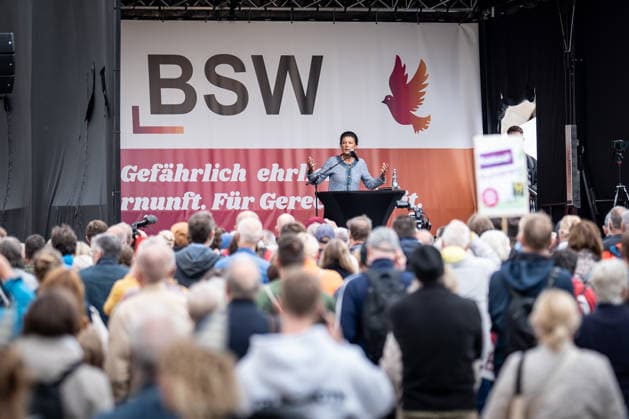 Campaign Wrap-Up Event Featuring a Speech by Party Founder Sahra Wagenknecht: Campaign Wrap-Up for the BSW Party (Alliance for Social Justice and Economic Rationality) in Rostock, Rostock, Mecklenburg-Western Pomerania, Germany, Neuer Markt