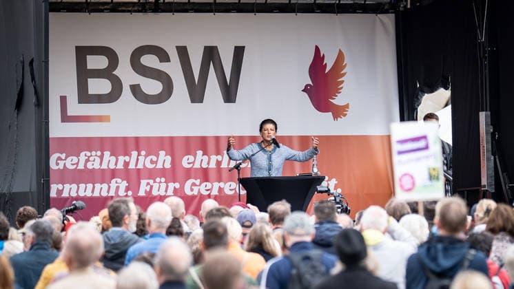 Campaign Wrap-Up Event Featuring a Speech by Party Founder Sahra Wagenknecht: Campaign Wrap-Up for the BSW Party (Alliance for Social Justice and Economic Rationality) in Rostock, Rostock, Mecklenburg-Western Pomerania, Germany, Neuer Markt