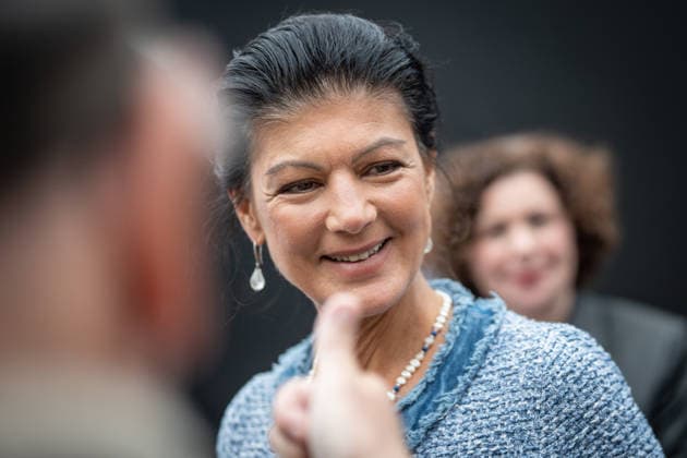 Campaign Wrap-Up Event Featuring a Speech by Party Founder Sahra Wagenknecht: Campaign Wrap-Up for the BSW (Alliance for Social Justice and Economic Rationality) in Rostock, Rostock, Mecklenburg-Western Pomerania, Germany, Neuer Markt