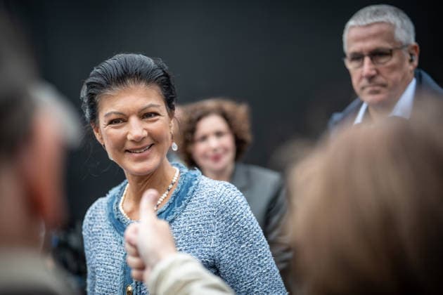 Campaign Wrap-Up Event Featuring a Speech by Party Founder Sahra Wagenknecht: Campaign Wrap-Up for the BSW (Alliance for Social Justice and Economic Reason) in Rostock, Rostock, Mecklenburg-Western Pomerania, Germany, Neuer Markt