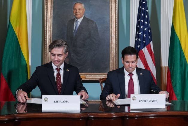 US and Lithuania sign Critical Minerals Framework MOU WASHINGTON, D.C., UNITED STATES - SEPTEMBER 17: U.S. Secretary of State Marco Rubio (R) and Lithuanian Foreign Minister Kstutis Budrys (L) sign a Critical Minerals Framework Memorandum of Understanding during a signing ceremony in the Treaty Room at the U.S. Department of State in Washington, D.C., on September 17, 2026. Mehmet Eser Anadolu District of Columbia United States. Editorial use only. Please get in touch for any other usage.  Copyright: x2026xAnadoluxMehmetxEserx