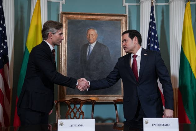 US and Lithuania sign Critical Minerals Framework MOU WASHINGTON, D.C., UNITED STATES - SEPTEMBER 17: U.S. Secretary of State Marco Rubio (R) and Lithuanian Foreign Minister Kstutis Budrys (L) shake hands after signing a Critical Minerals Framework Memorandum of Understanding during a signing ceremony in the Treaty Room at the U.S. Department of State in Washington, D.C., on September 17, 2026. Mehmet Eser Anadolu District of Columbia United States. Editorial use only. Please get in touch for any other usage.  Copyright: x2026xAnadoluxMehmetxEserx
