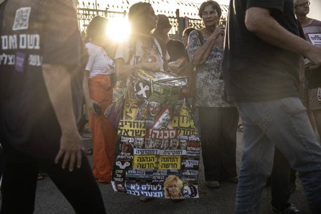Israelis protest alleged election delay outside Knesset in West Jerusalem JERUSALEM - SEPTEMBER 17: Israelis gather outside the Knesset to protest what they allege are attempts by the government of Prime Minister Benjamin Netanyahu to delay the elections or disrupt the electoral process in Jerusalem, on September 17, 2026. Protesters carry banners reading No to war, yes to elections and Our children deserve better, calling for the elections to be held on time. Mostafa Alkharouf Anadolu Jerusalem Israel. Editorial use only. Please get in touch for any other usage.  Copyright: x2026xAnadoluxMostafaxAlkharoufx