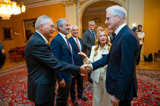 Italian Prime Minister Visits Norway, Oslo, September 17, 2026. Italian Prime Minister Giorgia Meloni and Prime Minister Jonas Gahr Store (Ap) greet representatives from the Italian and Norwegian business communities at the government’s official residence on Parkveien on Thursday afternoon. Photo: Stian Lysberg Solum NTB POOL Oslo Norway HB0EWcUwqwM EDITORIAL USE ONLY Ref POLH  Copyright: xStianxLysbergxSolumx xNTBx