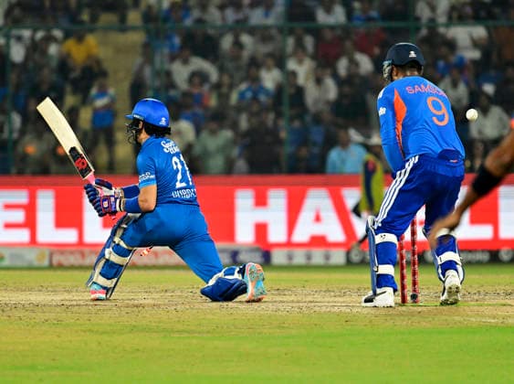 AFG vs IND, 3rd T20I New Delhi, Sep 17 (ANI): Afghanistan s Rahmanullah Gurbaz plays a shot during the 3rd T20I against India at Arun Jaitley Stadium, in New Delhi on Thursday. NEW DELHI Delhi India Copyright: xANIx ANI_20260917416