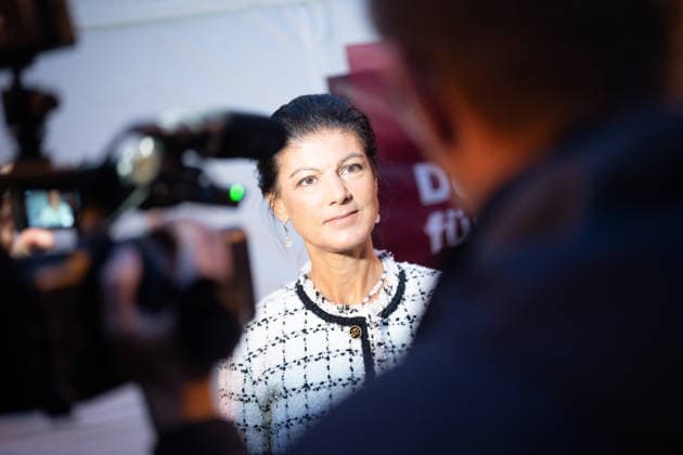 Party founder Sahra Wagenknecht speaks at Am Markt in Schwerin at the closing event for the 2026 state election in Mecklenburg-Western Pomerania; campaign wrap-up for the BSW (Alliance for Social Justice and Economic Reason) party in Schwerin, Schwerin, Mecklenburg-Western Pomerania, Germany; Am Markt