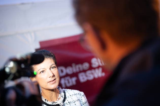 Party founder Sahra Wagenknecht speaks at Am Markt in Schwerin at the closing event for the 2026 state election in Mecklenburg-Western Pomerania; campaign wrap-up for the BSW (Alliance for Social Justice and Economic Reason) party in Schwerin, Schwerin, Mecklenburg-Western Pomerania, Germany; Am Markt