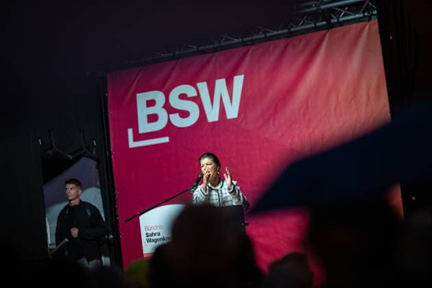 Party founder Sahra Wagenknecht speaks at Am Markt in Schwerin at the closing event for the 2026 state election in Mecklenburg-Western Pomerania; campaign wrap-up for the BSW (Alliance for Social Justice and Economic Reason) party in Schwerin, Schwerin, Mecklenburg-Western Pomerania, Germany; Am Markt