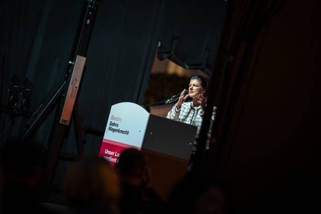 Party founder Sahra Wagenknecht speaks at Am Markt in Schwerin at the closing event for the 2026 state election in Mecklenburg-Western Pomerania; campaign wrap-up for the BSW (Alliance for Social Justice and Economic Reason) party in Schwerin, Schwerin, Mecklenburg-Western Pomerania, Germany; Am Markt