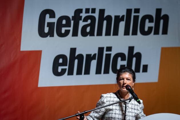 Party founder Sahra Wagenknecht speaks at Am Markt in Schwerin at the closing event for the 2026 state election in Mecklenburg-Western Pomerania; campaign wrap-up for the BSW (Alliance for Social Justice and Economic Reason) party in Schwerin, Schwerin, Mecklenburg-Western Pomerania, Germany; Markt