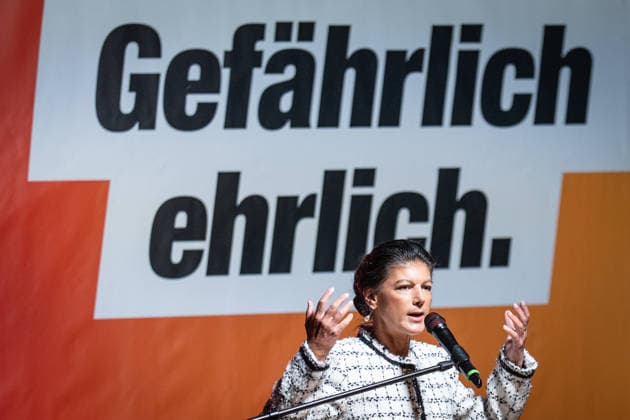 Party founder Sahra Wagenknecht speaks at Am Markt in Schwerin at the closing event for the 2026 state election in Mecklenburg-Western Pomerania; campaign wrap-up for the BSW (Alliance for Social Justice and Economic Reason) party in Schwerin, Schwerin, Mecklenburg-Western Pomerania, Germany; Am Markt