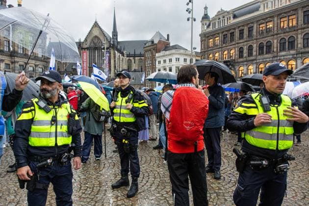 AMSTERDAM - Pro-Palestine demonstrator during a national rally on Dam Square organized by the working group Op de Bres voor IsraÃ«l together with other organizations. A counter-demonstration has also been announced. DINGENA MOL ANP netherlands out - belgium out  Copyright: xx x569010304x originalFilename: 569010304.jpg