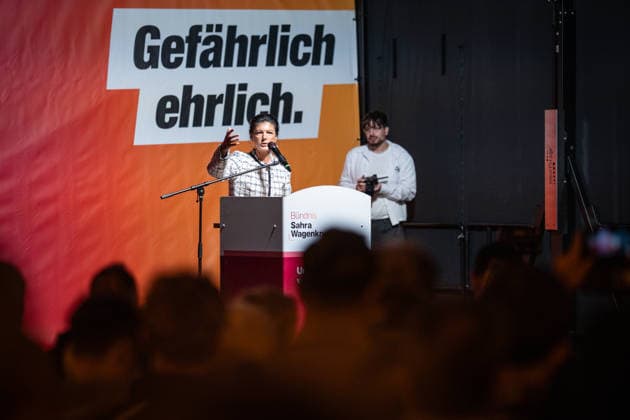 Party founder Sahra Wagenknecht speaks at Am Markt in Schwerin at the closing event for the 2026 state election in Mecklenburg-Western Pomerania; campaign wrap-up for the BSW (Alliance for Social Justice and Economic Rationality) party in Schwerin, Schwerin, Mecklenburg-Western Pomerania, Germany, Am Markt