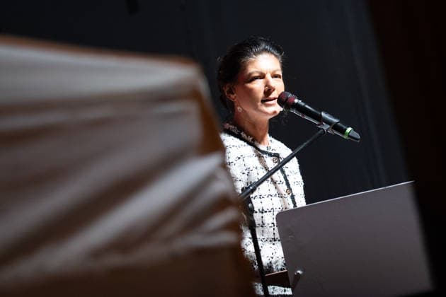 Party founder Sahra Wagenknecht speaks at Am Markt in Schwerin at the closing event for the 2026 state election in Mecklenburg-Western Pomerania; campaign wrap-up for the BSW (Alliance for Social Justice and Economic Rationality) party in Schwerin, Schwerin, Mecklenburg-Western Pomerania, Germany, Am Markt