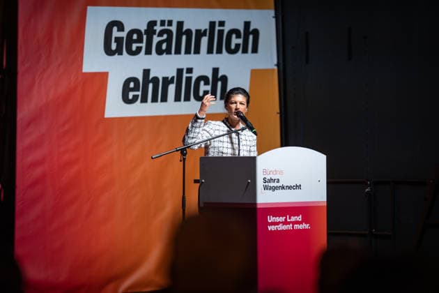 Party founder Sahra Wagenknecht speaks at Am Markt in Schwerin at the closing event for the 2026 state election in Mecklenburg-Western Pomerania; campaign wrap-up for the BSW (Alliance for Social Justice and Economic Rationality) party in Schwerin, Schwerin, Mecklenburg-Western Pomerania, Germany; Markt
