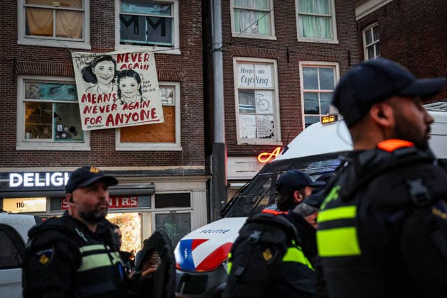 Pro-Palestinian demonstrators clash with police in Amsterdam AMSTERDAM, NETHERLANDS - SEPTEMBER 17: Pro-Palestinian demonstrators clash with police during a counter-protest against a pro-Israel event held at Dam Square in Amsterdam, Netherlands, on September 17, 2026. The counter-protest is relocated to Oude Turfmarkt after a court upholds the municipality s decision to prohibit the demonstration at Dam Square. Fadel Dawod Anadolu Amsterdam Netherlands. Editorial use only. Please get in touch for any other usage.  Copyright: x2026xAnadoluxFadelxDawodx