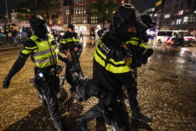 Pro-Palestinian demonstrators clash with police in Amsterdam AMSTERDAM, NETHERLANDS - SEPTEMBER 17: Pro-Palestinian demonstrators clash with police during a counter-protest against a pro-Israel event held at Dam Square in Amsterdam, Netherlands, on September 17, 2026. The counter-protest is relocated to Oude Turfmarkt after a court upholds the municipality s decision to prohibit the demonstration at Dam Square. Fadel Dawod Anadolu Amsterdam Netherlands. Editorial use only. Please get in touch for any other usage.  Copyright: x2026xAnadoluxFadelxDawodx