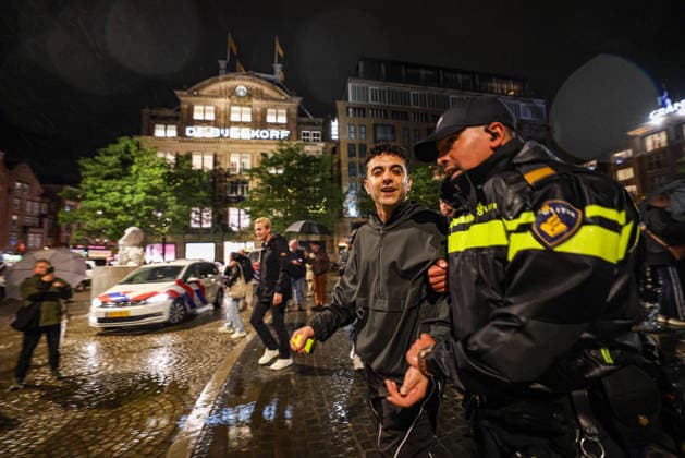 Pro-Palestinian demonstrators clash with police in Amsterdam AMSTERDAM, NETHERLANDS - SEPTEMBER 17: Pro-Palestinian demonstrators clash with police during a counter-protest against a pro-Israel event held at Dam Square in Amsterdam, Netherlands, on September 17, 2026. The counter-protest is relocated to Oude Turfmarkt after a court upholds the municipality s decision to prohibit the demonstration at Dam Square. Fadel Dawod Anadolu Amsterdam Netherlands. Editorial use only. Please get in touch for any other usage.  Copyright: x2026xAnadoluxFadelxDawodx