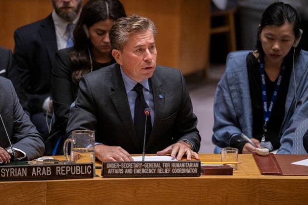 (260917) -- UNITED NATIONS, Sept. 17, 2026 -- UN Under-Secretary-General for Humanitarian Affairs Tom Fletcher (C) speaks at a Security Council meeting at the UN headquarters in New York, Sept. 17, 2026. Tom Fletcher said Thursday that continued displacement, localized insecurity, regional escalation and landmines are threatening the return of displaced Syrians. ( UN Photo Handout via Xinhua) UNITED NATIONS-SECURITY COUNCIL-MEETING-SYRIA ManuelxElias 
