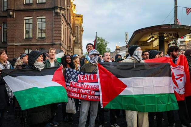 Pro-Palestinian demonstrators clash with police during counter-protest in Amsterdam AMSTERDAM, NETHERLANDS - SEPTEMBER 17: Pro-Palestinian demonstrators clash with police during a counter-protest against a pro-Israel event held at Dam Square in Amsterdam, Netherlands, on September 17, 2026. The counter-protest was relocated to Oude Turfmarkt after a court upheld the municipality’s decision to prohibit the demonstration at Dam Square. Fadel Dawod Anadolu Amsterdam Netherlands. Editorial use only. Please get in touch for any other usage.  Copyright: x2026xAnadoluxFadelxDawodx