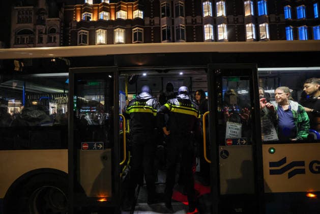 Pro-Palestinian demonstrators clash with police during counter-protest in Amsterdam AMSTERDAM, NETHERLANDS - SEPTEMBER 17: Pro-Palestinian demonstrators clash with police during a counter-protest against a pro-Israel event held at Dam Square in Amsterdam, Netherlands, on September 17, 2026. The counter-protest was relocated to Oude Turfmarkt after a court upheld the municipality’s decision to prohibit the demonstration at Dam Square. Fadel Dawod Anadolu Amsterdam Netherlands. Editorial use only. Please get in touch for any other usage.  Copyright: x2026xAnadoluxFadelxDawodx