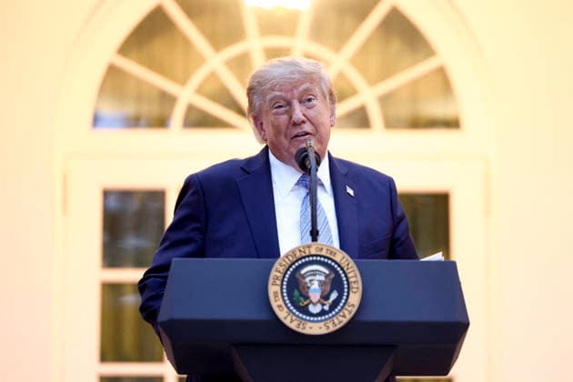 US President Trump speaks to hunters and fisherman in the Rose Garden US President Donald Trump speaks to more than 100 hunters and fisherman at a dinner in the Rose Garden of the White House in Washington, DC, USA, 17 September 2026. The president spoke about lifting Biden-era restrictions on hunting and fishing on public lands. WASHINGTON DISTRICT OF COLUMBIA United States  Copyright: xPool ABACAx