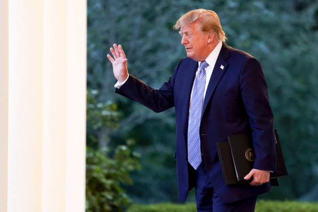 US President Trump speaks to hunters and fisherman in the Rose Garden US President Donald Trump arrives to deliver remarks to more than 100 hunters and fisherman at a dinner in the Rose Garden of the White House in Washington, DC, USA, 17 September 2026. The president spoke about lifting Biden-era restrictions on hunting and fishing on public lands. WASHINGTON DISTRICT OF COLUMBIA United States  Copyright: xPool ABACAx