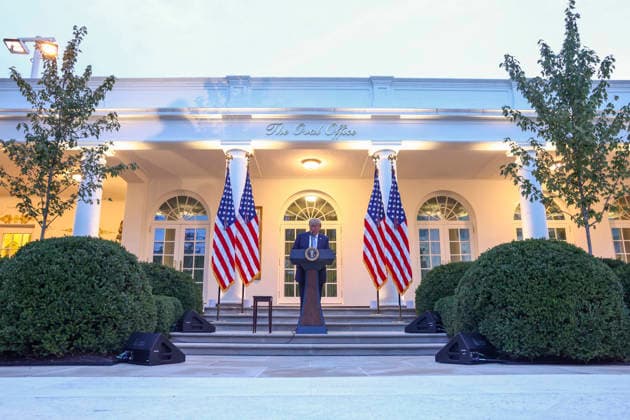US President Trump speaks to hunters and fisherman in the Rose Garden US President Donald Trump speaks to more than 100 hunters and fisherman at a dinner in the Rose Garden of the White House in Washington, DC, USA, 17 September 2026. The president spoke about lifting Biden-era restrictions on hunting and fishing on public lands. WASHINGTON DISTRICT OF COLUMBIA United States  Copyright: xPool ABACAx