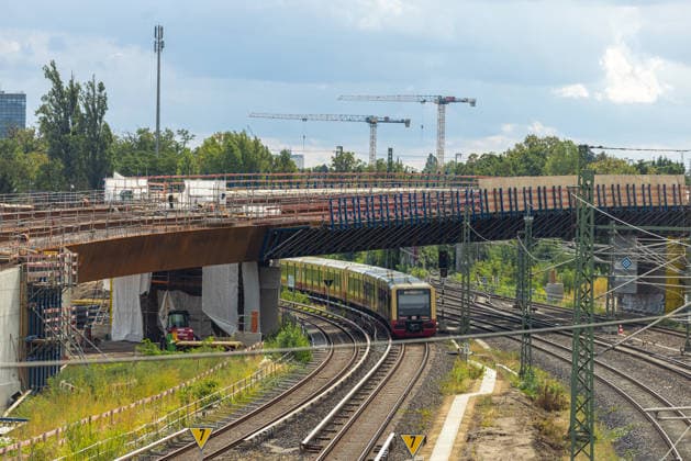 A100 Road Resurfacing of the Westend Bridge, Germany, Berlin-Westend, September 17, 2026: Construction site for the new A100 bridge over the Ringbahn tracks, built to replace the prestressed concrete structure that was demolished in the spring of 2025