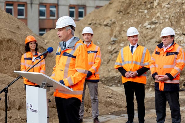 Federal Minister of Transportation Steffen Bilger Inspects Demolition Work on the Approach Bridge to the Nordbrücke in Bonn, September 26, 2017. Federal Minister of Transportation Steffen BILGER (CDU) visited the site to inspect the progress of demolition work on the approach bridge to the Nordbrücke (Friedrich Ebert Bridge) on the left bank of the Copyright: xMarcxJohnx