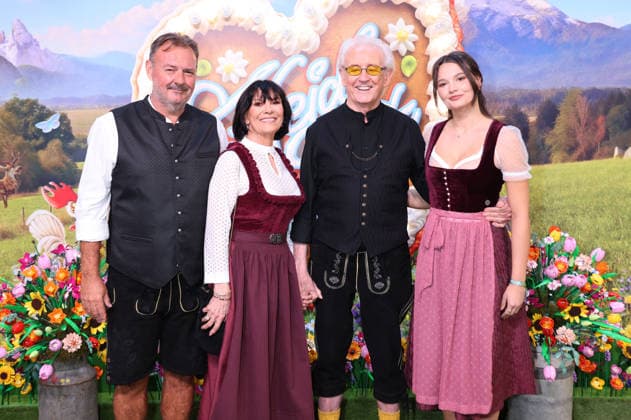 Sue Christie and Tony Christie with guests upon their arrival at the RTL TV show HeidiFest by Heidi Klum at the Hofbräuhaus in Munich, September 17, 2026 Foto:xK.xKriegerx xFuturexImagex heidifest_6509