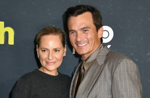 NEW YORK, NY - SEPTEMBER 17: Aimee Mullins and Rupert Friend at the series premiere of HBOÃ¢â‚¬â ¢s Youth on September 17 2026 at DGA New York Theater in New York City. Credit: AdMedia New York City USA  - ZUMAa123 20260917_zaa_a123_116 Copyright: xJohnxFyckex