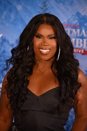 2026 Christmas in September Toy Drive Los Angeles CA Sept 17: June Jambalaya at the 21st Annual Christmas in September Toy Drive on September 17m, 2026 Credit: Michael Mattes AdMedia. 17 Sep 2026 Pictured: June Jambalaya.  Copyright: xThexMegaxAgencyxMichaelxMattes xAdMediax xMEGAx