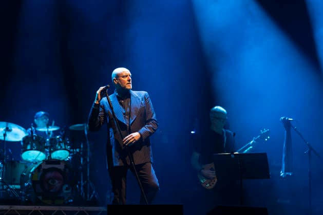 Holy Holy featuring Tony Visconti and Woody Woodmansey performs live atO2 City Hall,Newcastle, UK, , on 17 September 2026 Glenn Gregory Of Holy Holy, perfrom slive at Newcastle City Hall on 17 September 2026, Credit:David Wala Avalon  Copyright: xDavidxWalax xAvalonx 1135847203