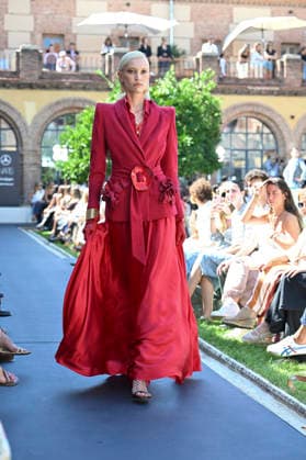 September 17, 2026, Madrid, Spain: A model parades with Malone design during the Mercedes Benz Fashion Week Madrid at Cibeles Palace in Madrid. Madrid Spain  - ZUMAs197 20260917_aaa_s197_208 Copyright: xAtilanoxGarciax