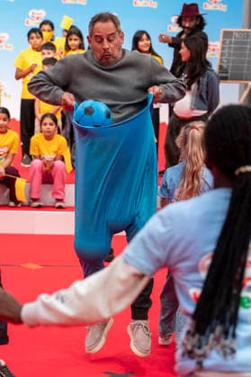 ABB Children s Day: Moritz Bleibtreu catches a ball while wearing baggy pants at the Children s Day event at the Atelier Gardens in Berlin on September 17, 2026
