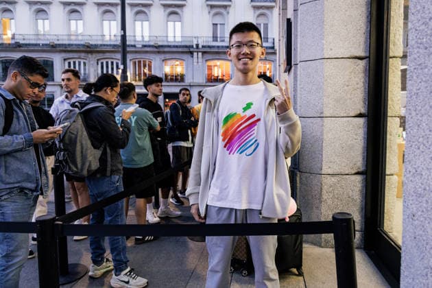 Apple Launches Its New Products Chinese tourist Junlai Zhang is first in line to enter the Apple Store at Puerta del Sol on September 18, 2026, in Madrid, Spain. Apple is unveiling its new line of smartphones today iPhone 18, Apple Watch Series 12, Apple Watch Ultra 4, and AirPods. Apple is also releasing its first foldable iPhone, the iPhone Duo. SEPTEMBER 18, 2026 Carlos Lujá Madrid, Spain  Copyright: xCarlosxLujanx 7782655