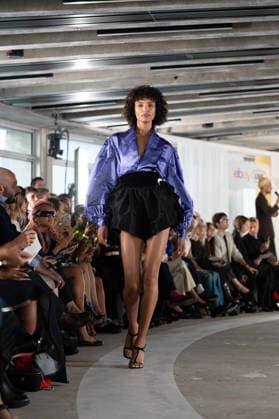 LFW - Ebay Runway A model walks the runway at the Ebay show during London Fashion Week September 2026 at The Banking Hall in London, England on September 17, 2026. Photo by LounisPhotography ABACAPRESS.COM London United Kingdom  Copyright: xLounisPhotography ABACAx
