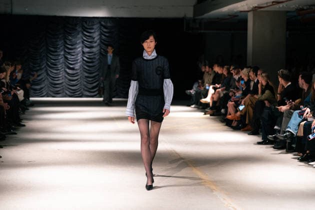 LFW - Mithridate Runway A model walks the runway at the Mithridate show during London Fashion Week September 2026 at The Banking Hall in London, England on September 17, 2026. Photo by LounisPhotography ABACAPRESS.COM London United Kingdom  Copyright: xLounisPhotography ABACAx