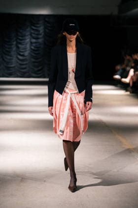 LFW - Mithridate Runway A model walks the runway at the Mithridate show during London Fashion Week September 2026 at The Banking Hall in London, England on September 17, 2026. Photo by LounisPhotography ABACAPRESS.COM London United Kingdom  Copyright: xLounisPhotography ABACAx