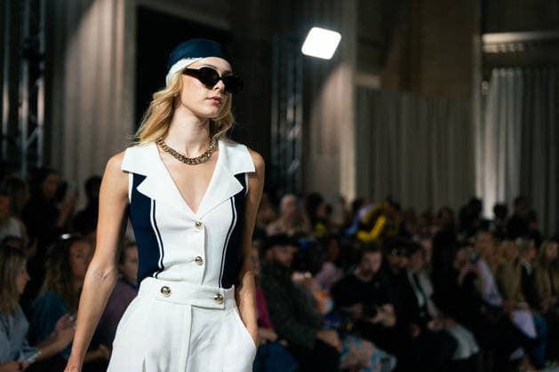 LFW - Paul Costelloe Runway A model walks the runway at the Paul Costelloe show during London Fashion Week September 2026 at The Banking Hall in London, England on September 17, 2026. Photo by LounisPhotography ABACAPRESS.COM London United Kingdom  Copyright: xLounisPhotography ABACAx