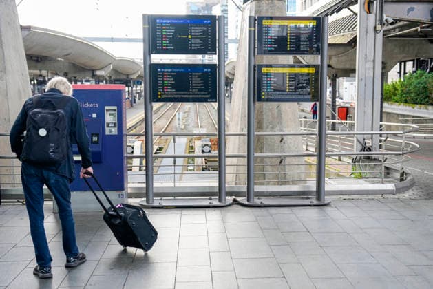 Train Strike in Oslo, September 18, 2026, Oslo S, Friday Morning: The Norwegian Locomotive Engineers Union (NLF) and Vy failed to reach an agreement during mediation. On Friday morning, the locomotive engineers went on strike. Photo: Fredrik Varfjell, NTB, Oslo, Norway, NSZ82KjjVQ, EDITORIAL USE ONLY Ref BNC NSZ82KjjVQ jpg  Copyright: xFredrikxVarfjellx xNTBx