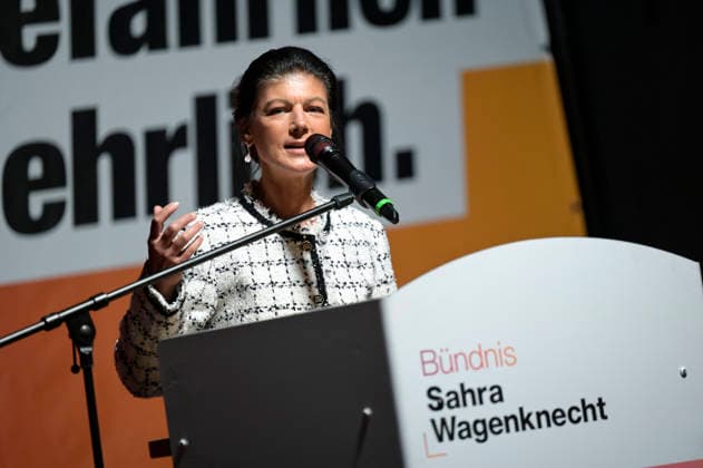 MV Wahl 2026, BSW Bündnis Sahar Wagenknecht DEUTSCHLAND, Mecklenburg-Vorpommern, Schwerin, MV Landtagswahlen 2026, Wahlkampfveranstaltung Sarah kommt des BSW Bündnis Sahra Wagenknecht auf dem Schweriner Marktplatz am 17. Sep 2026, Wahlkampfrede von Sahra Wagenknecht Schwerin Mecklenburg-Vorpommern Deutschland
