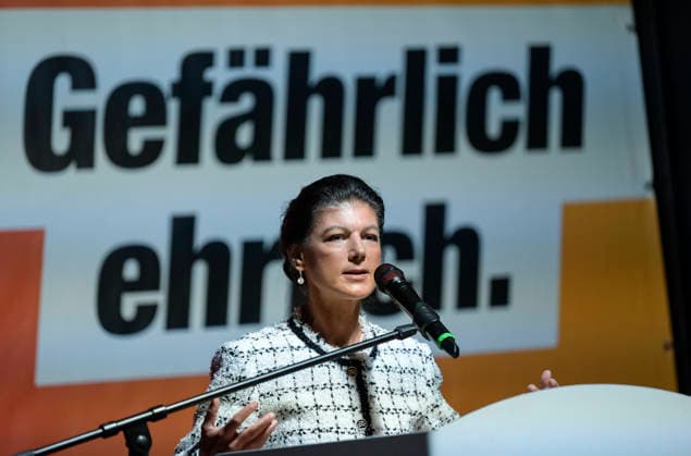 MV Wahl 2026, BSW Bündnis Sahar Wagenknecht DEUTSCHLAND, Mecklenburg-Vorpommern, Schwerin, MV Landtagswahlen 2026, Wahlkampfveranstaltung Sarah kommt des BSW Bündnis Sahra Wagenknecht auf dem Schweriner Marktplatz am 17. Sep 2026, Wahlkampfrede von Sahra Wagenknecht Schwerin Mecklenburg-Vorpommern Deutschland