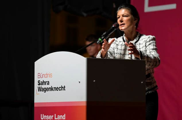 MV Wahl 2026, BSW Bündnis Sahar Wagenknecht DEUTSCHLAND, Mecklenburg-Vorpommern, Schwerin, MV Landtagswahlen 2026, Wahlkampfveranstaltung Sarah kommt des BSW Bündnis Sahra Wagenknecht auf dem Schweriner Marktplatz am 17. Sep 2026, Wahlkampfrede von Sahra Wagenknecht Schwerin Mecklenburg-Vorpommern Deutschland