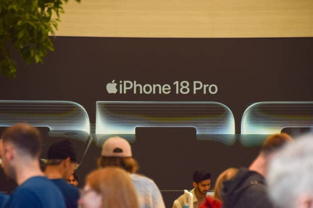 September 18, 2026, London, England, United Kingdom: Customers inside the Apple store on Regents Street as the iPhone 18 goes on sale in the UK. London United Kingdom  - ZUMAv130 20260918_zip_v130_009 Copyright: xVukxValcicx