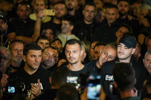 Kosovo Liberation Army protest in Prishtina, Kosovo Endrit Thaci (C), son of Hashim Thaci, is seen heading demonstrators as gather at Pristina s Skanderbeg square during a second consecutive day of protests in Prishtina, Kosovo, September 17, 2026, following the conviction of four former Kosovo Liberation Army (KLA) leaders by the Kosovo Specialist Chambers in The Hague. Demonstrations continued in the Kosovo capital after former president Hashim Thaci and Jakup Krasniqi were sentenced to 25 years in prison each, Kadri Veseli to 18 years and Rexhep Selimi to 13 years for war crimes linked to the 1998 99 Kosovo conflict. All four were acquitted of crimes against humanity. Pristina Kosovo  Copyright: xMatrixxImages ErmalxMetax