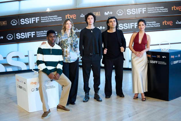 74th San Sebastian International Film Festival: Geister Photocall Fatih Akin, Eren M. Güvercin, Mariam Dawoud, Carlotta von Falkenhayn, Gabriel-Winner Amorin attended Geister Photocall during 74th San Sebastian International Film Festival at Kursaal Palace on September 18, 2026 in Donostia San Sebastian, Spain Photo by IMAGO MPG Donostia San Sebastian Kursaal Palace Euskadi Spain  Copyright: xMPGx