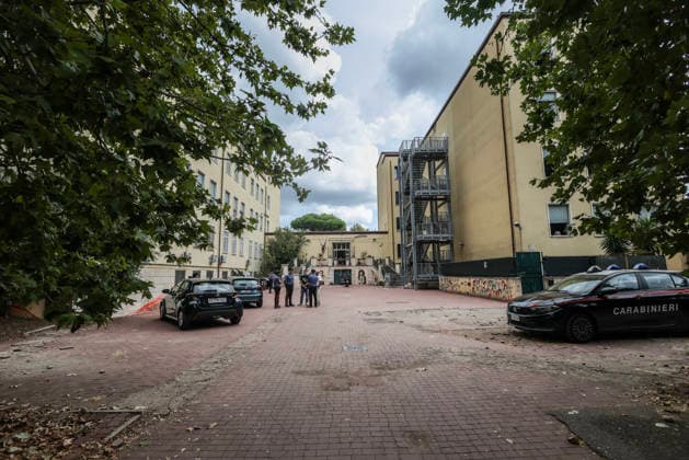 September 18, 2026, Rome, Italia, Italy: A 13-year-old student stabbed his teacher in class and sprayed pepper spray at the Verga Institute in Largo Cocconi, in the Collatina area of Rome, September 18, 2026. Rome Italy  - ZUMAa289 20260918_zia_a289_051 Copyright: xFrancescoxFotiax xAgfx