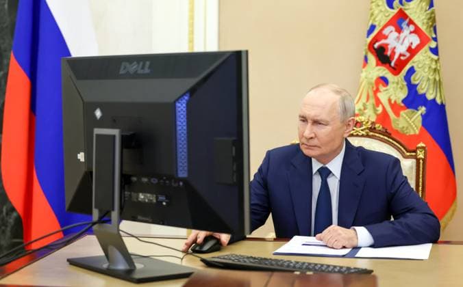 Russia Putin Parliamentary Election 9245817 18.09.2026 Russian President Vladimir Putin votes online during elections to Russia s ninth State Duma, the lower house of parliament, at the Kremlin in Moscow, Russia. Vyacheslav Prokofiev Sputnik Moscow Russia  Copyright: xVyacheslavxProkofievx